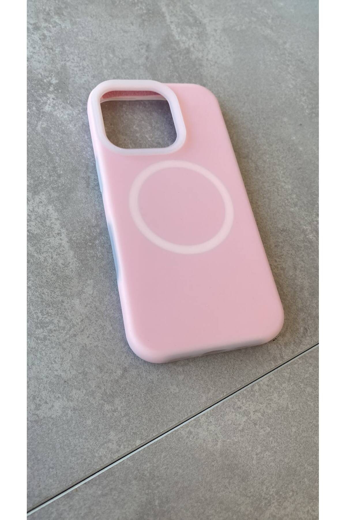 iPhone 16 Pro Max Uyumlu Leke Çizilme Yapmaz Magsafe Silikon Kılıf Soft Touch Kadife İç Yüzey Kamera Korumalı Darbe Emici Pre
