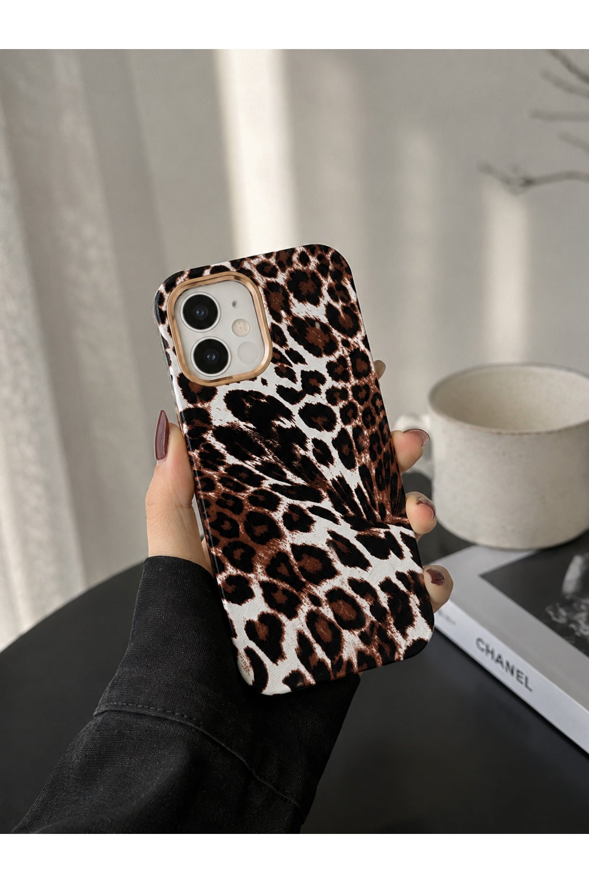 İphone 16 Uyumlu Leopar Tasarım Magsafe Uyumlu Deri Hissiyatlı İçi Kadife Premium Telefon Kılıfı