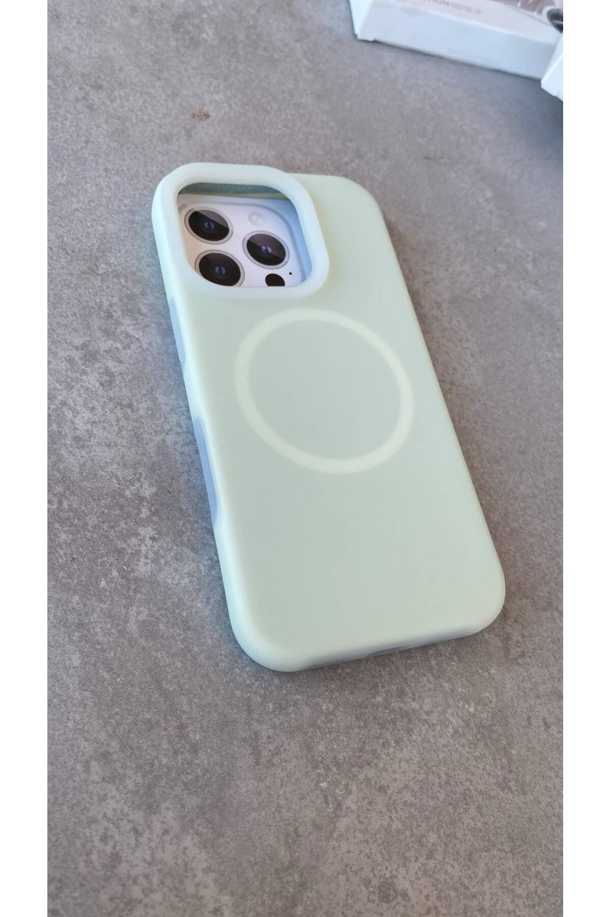 iPhone 16 Pro Kılıf Magsafe Özellikli Soft Silikon Kılıf Kamera Korumalı Kadife İç Yüzey Mat Premium Koruma