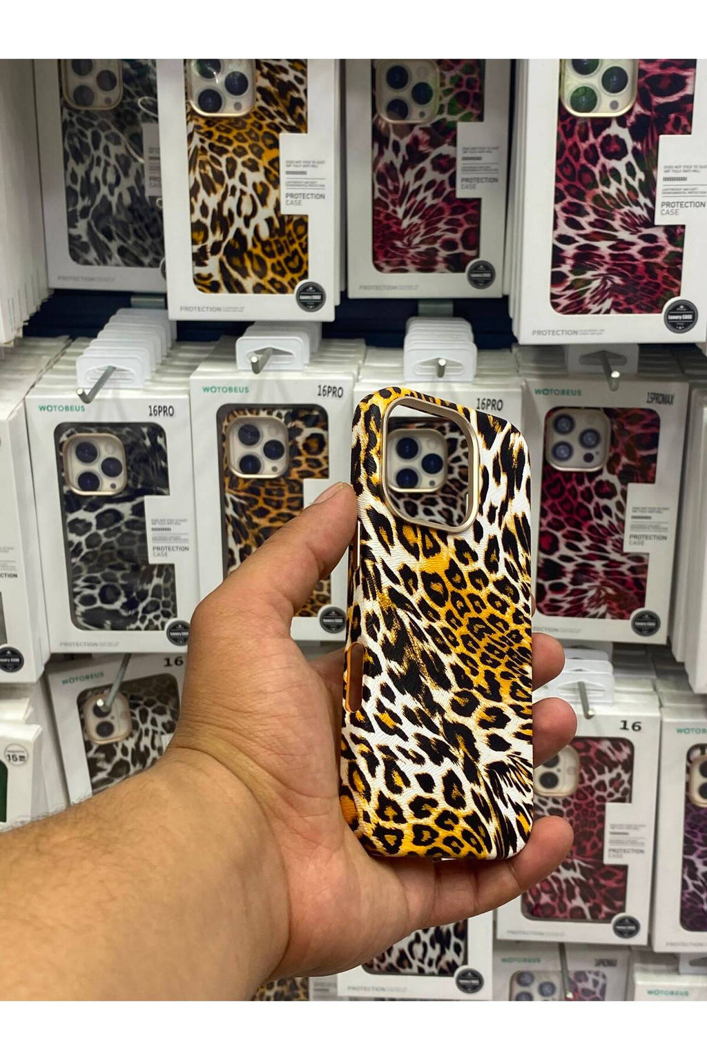 iPhone 16 Pro Uyumlu MagSafe Destekli Leopar Desenli Suni Deri İçi Kadife Premium Kılıf Darbe Korumalı