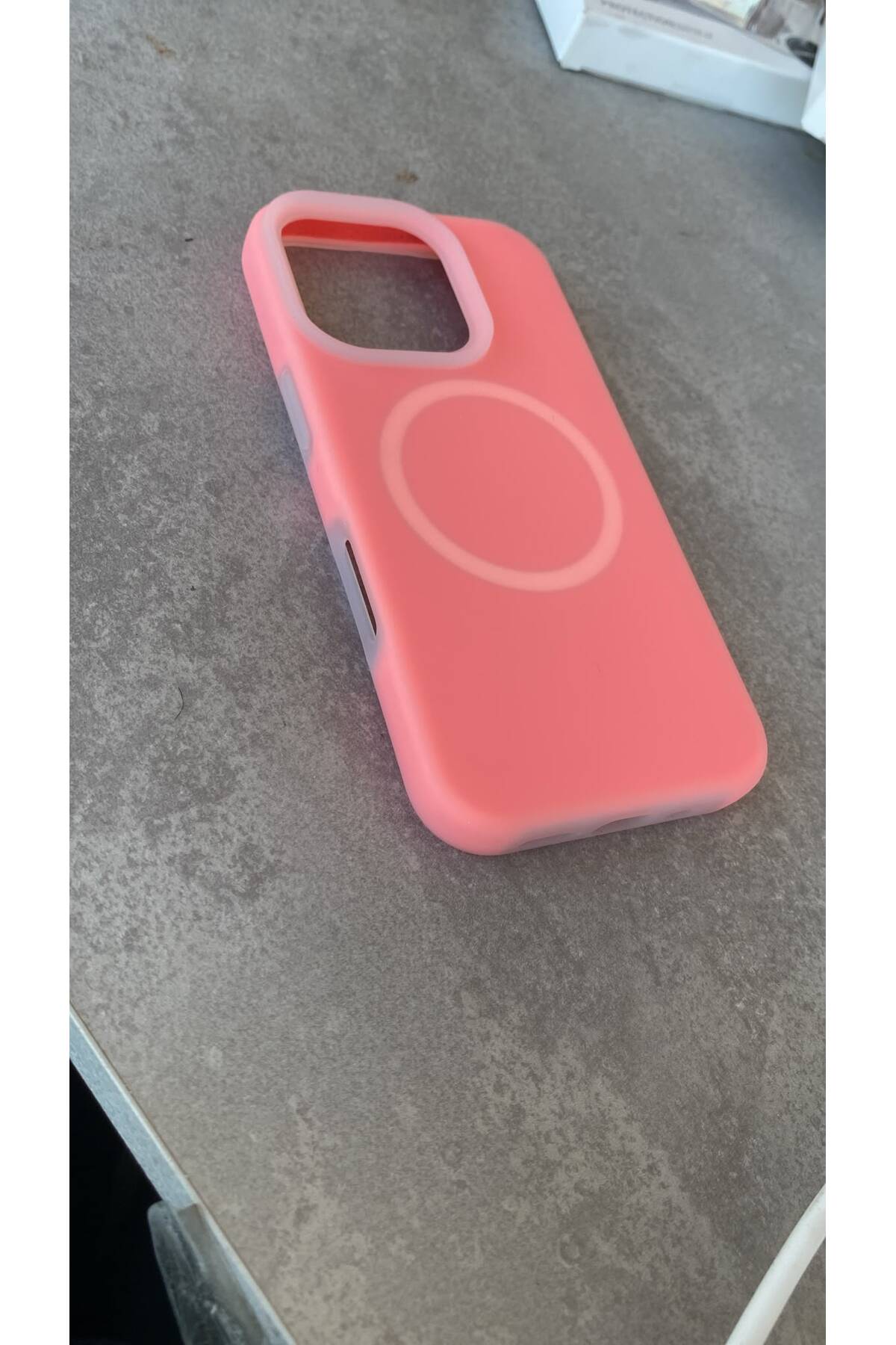 iPhone 16 Pro Max Uyumlu Leke Çizilme Yapmaz Magsafe Silikon Kılıf Soft Touch Kadife İç Yüzey Kamera Korumalı Darbe Emici Pre