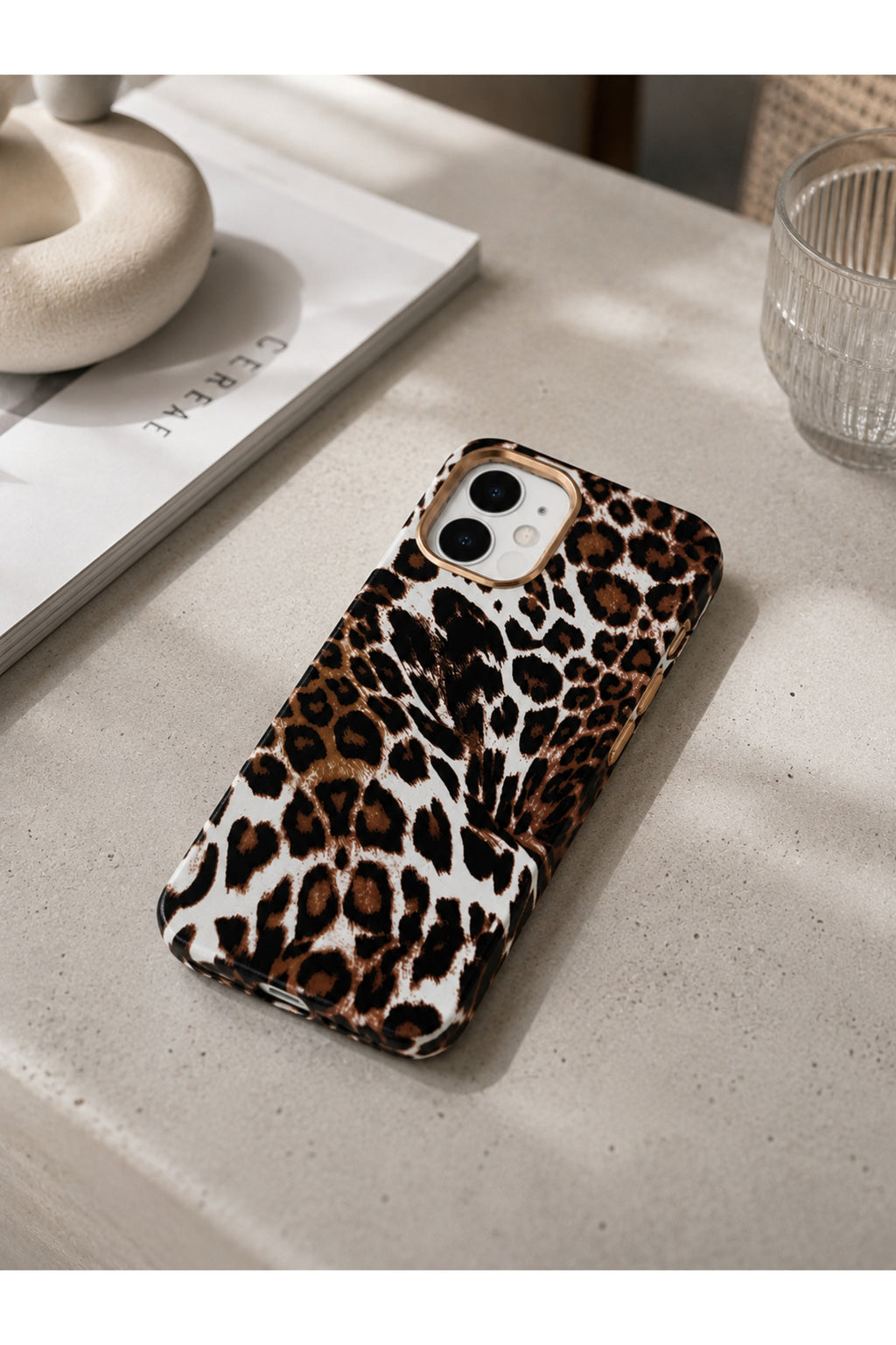 İphone 16 Uyumlu Leopar Tasarım Magsafe Uyumlu Deri Hissiyatlı İçi Kadife Premium Telefon Kılıfı