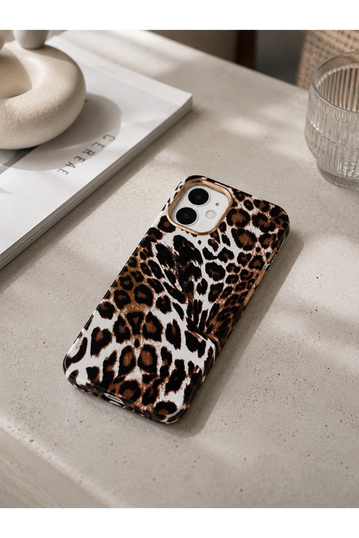 İphone 16 Uyumlu Leopar Tasarım Magsafe Uyumlu Deri Hissiyatlı İçi Kadife Premium Telefon Kılıfı
