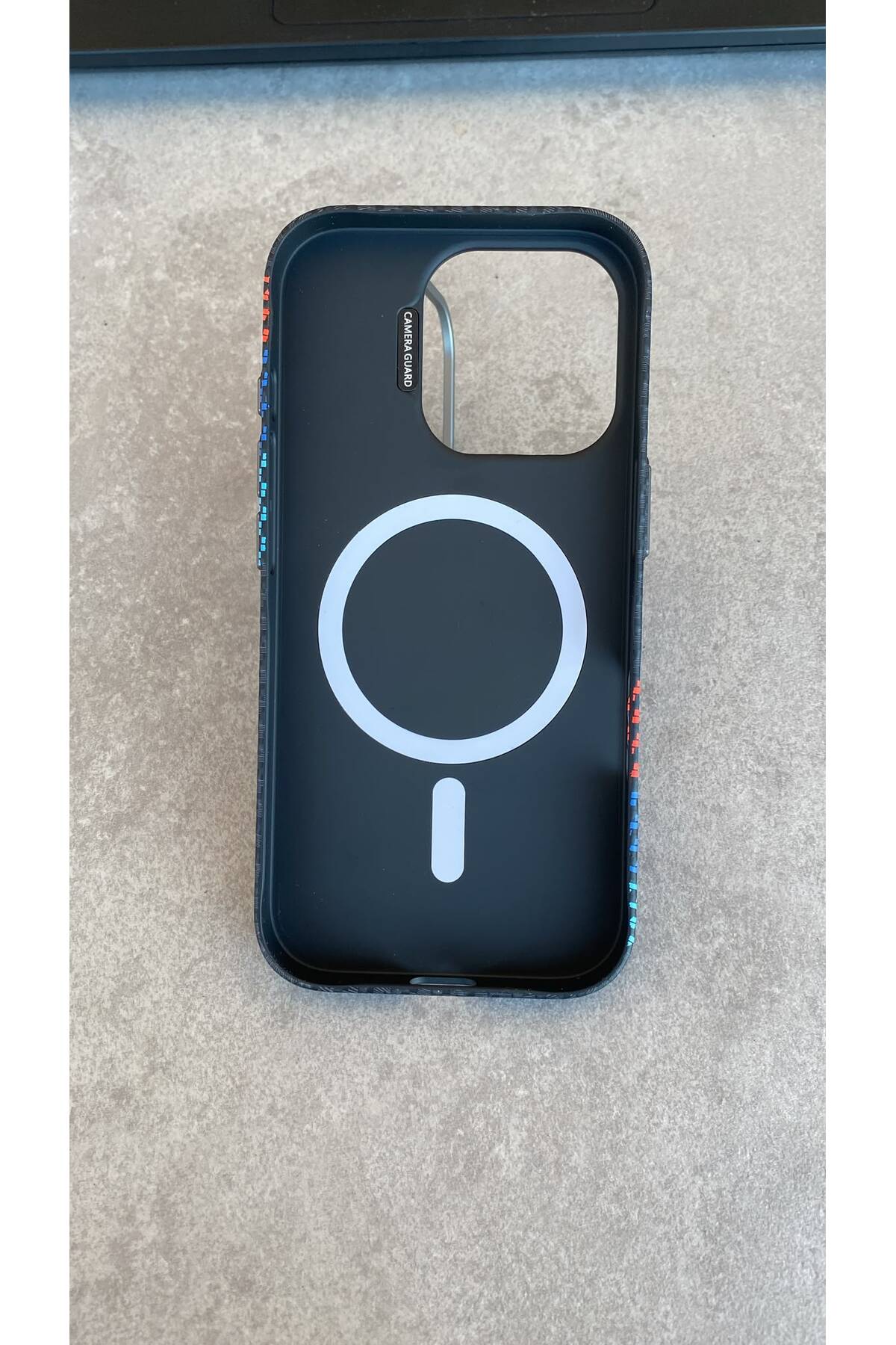 İphone 16 Pro Uyumlu Kamera Çıkıntı Standlı MagSafe Şarj Özellikli M Karbon Fiber Darbe Korumalı Premium Telefon Kılıfı