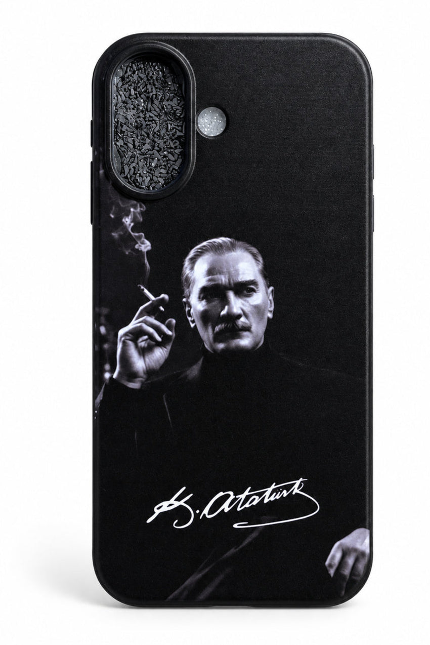WOTOBEUS Atatürk Siyah Portre ve İmza Tasarımlı Telefon Kılıfı — 850 × 1274, ortak kadraj