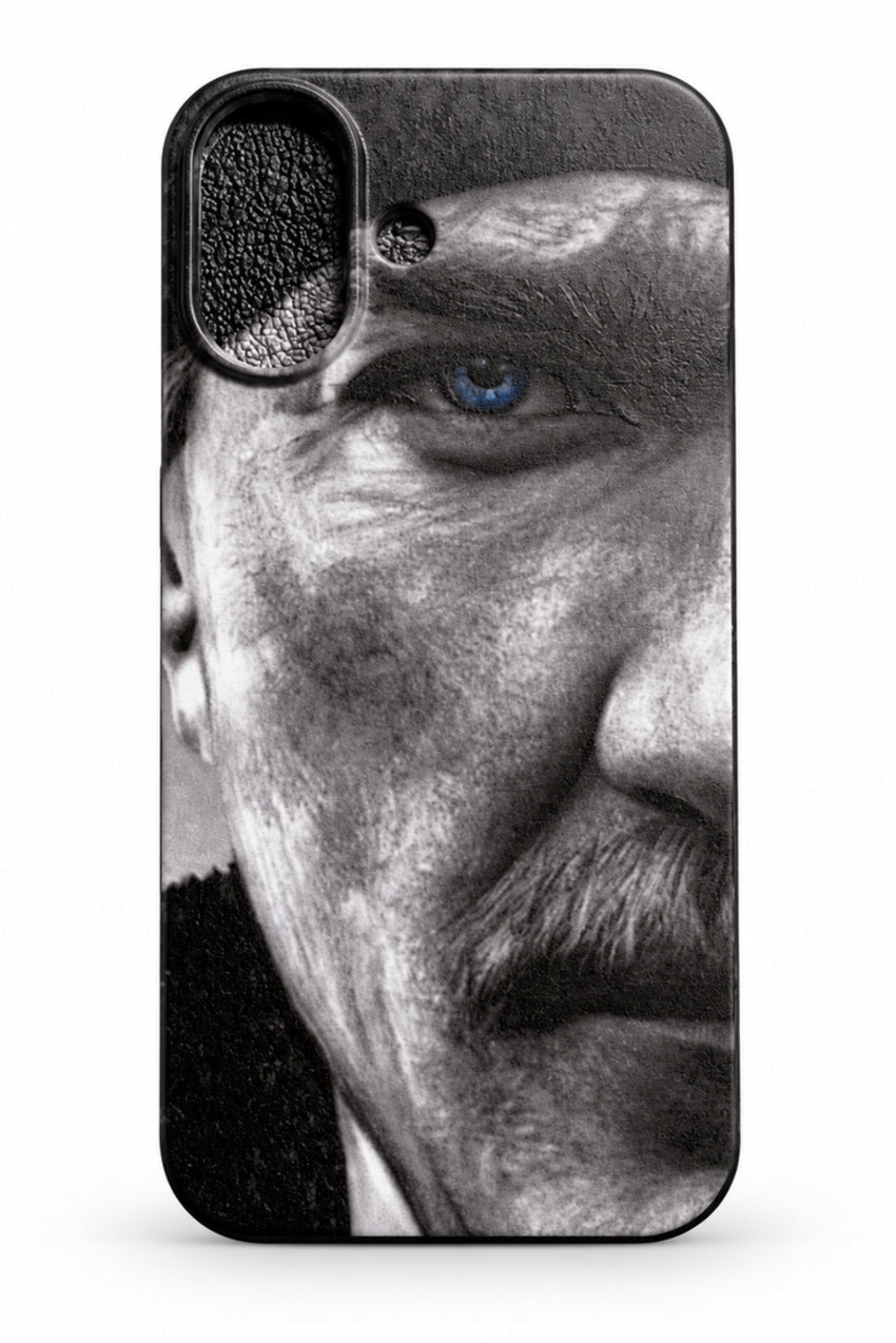 WOTOBEUS Atatürk Mavi Göz Yakın Portre Tasarımlı Telefon Kılıfı — 850 × 1274, ortak kadraj