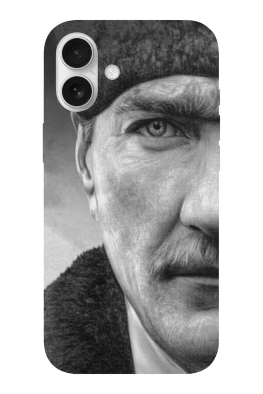WOTOBEUS Atatürk Yakın Portre Tasarımlı Telefon Kılıfı — 850 × 1274, ortak kadraj