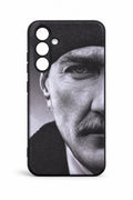 WOTOBEUS Samsung Galaxy S23 FE Tasarım Kılıf, Leopar Kılıf, Atatürk Kılıf, İçi Kadife Kılıf — beyaz stüdyo fonu, 850 × 1274